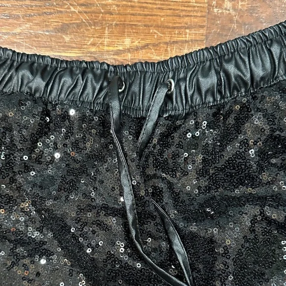 Black Sequin Jogger Pants - Picture 3 of 6